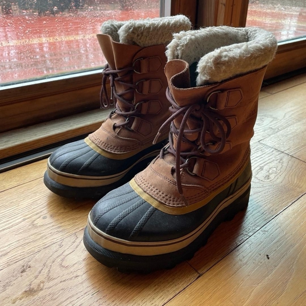 Sorel  Caribou Boots 8